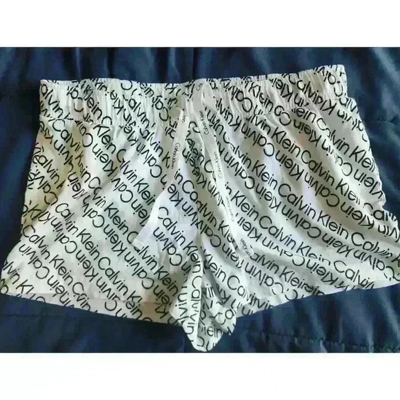 Calvin Klein Women Sleepwear White&Black Logo Spell Out Pull On Shorts SizeSMALL - Picture 1 of 3